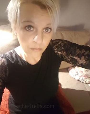 Scharfe Milf aus Dusiburg will Sex